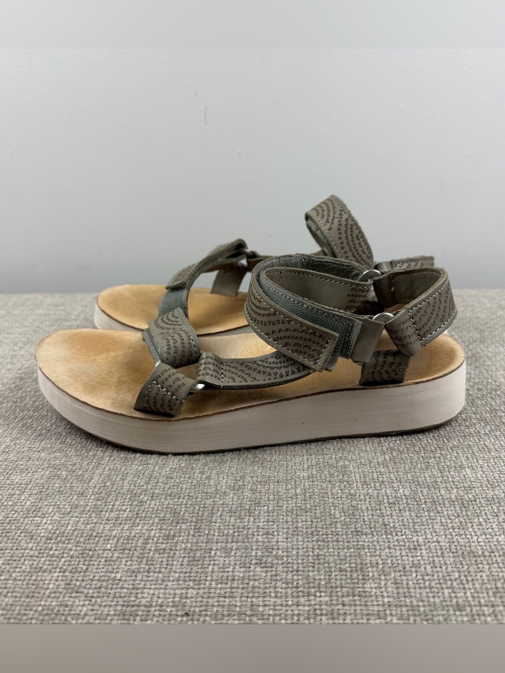 TEVA WOMEN'S MIDFORM UNIVERSAL GEOMETRIC Gray GorpcoreSandals Platform Size 8